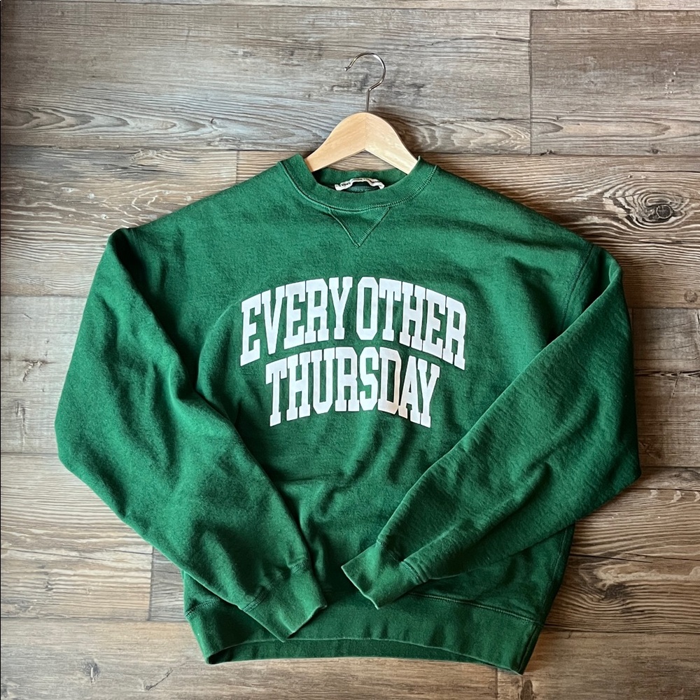 Every Other Thursday Green Crewneck Sweater Size Small